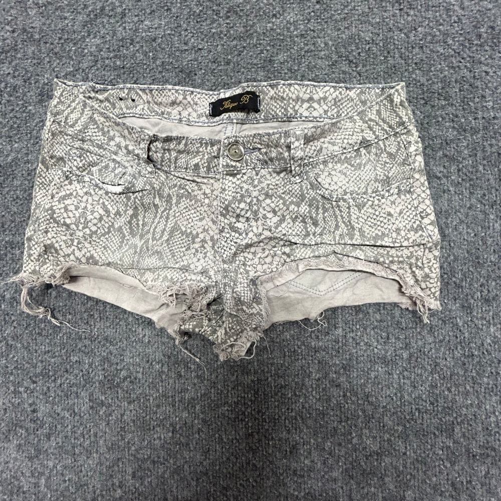 Klique B Shorts Womens Size S Gray Snakeskin Print Raw Hem Cotton Stretch Denim
